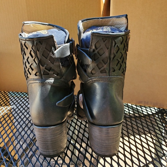 Freebirds - Chelsea - Picture 3 of 5